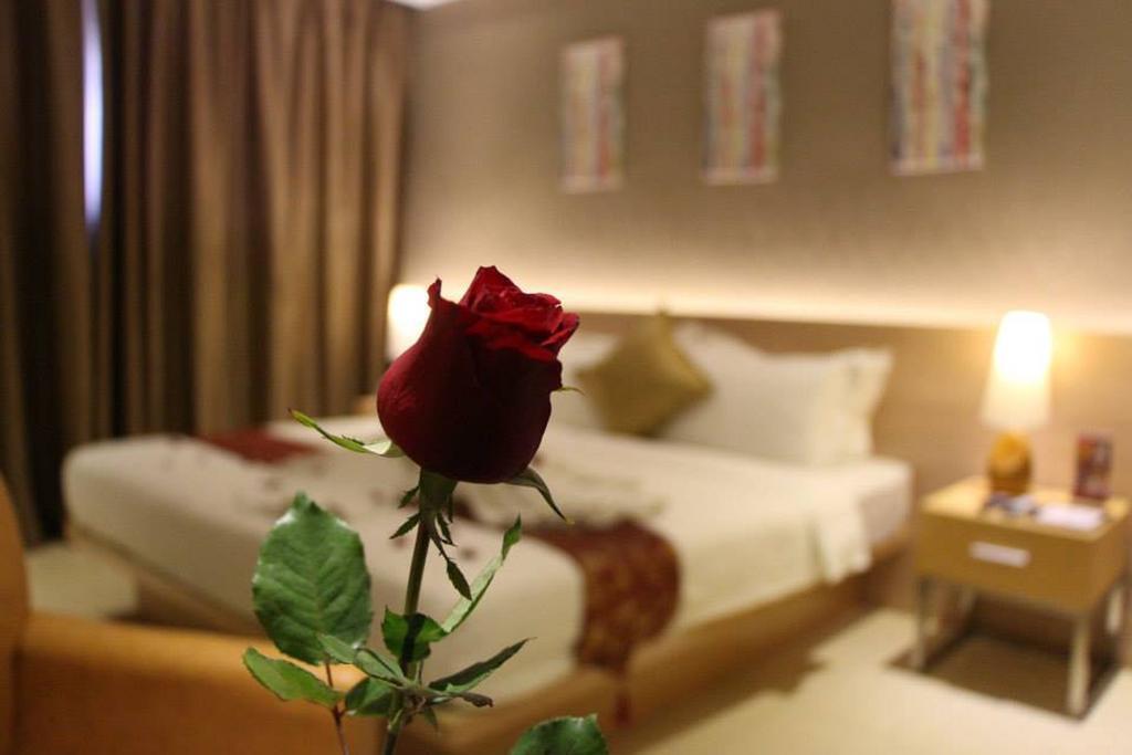 Dela Chambre Hotel Manila Exterior photo