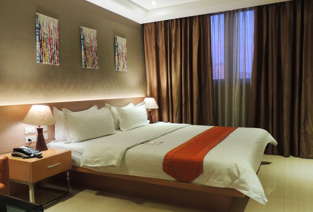 Dela Chambre Hotel Manila Exterior photo