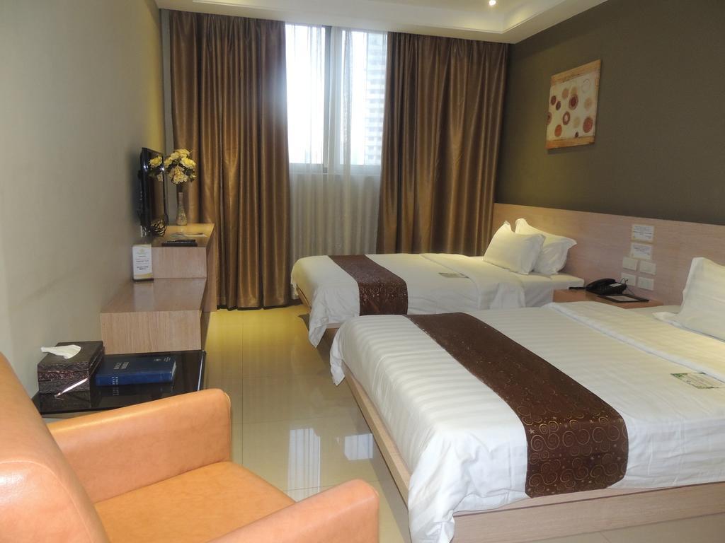Dela Chambre Hotel Manila Exterior photo