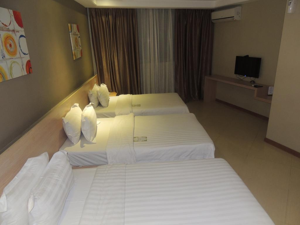 Dela Chambre Hotel Manila Exterior photo