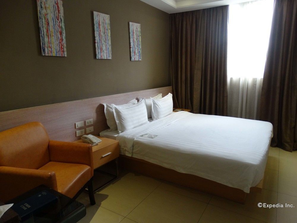 Dela Chambre Hotel Manila Exterior photo