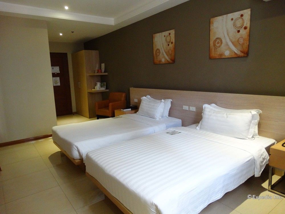 Dela Chambre Hotel Manila Exterior photo